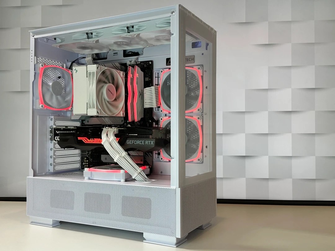 A white and pink PC build from Brielle Builds